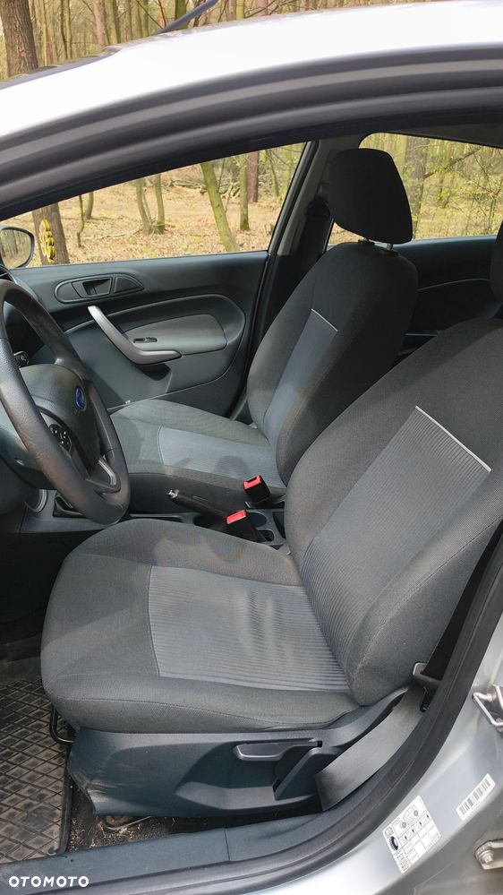 Ford Fiesta 1.25 Ambiente EU5 - 6