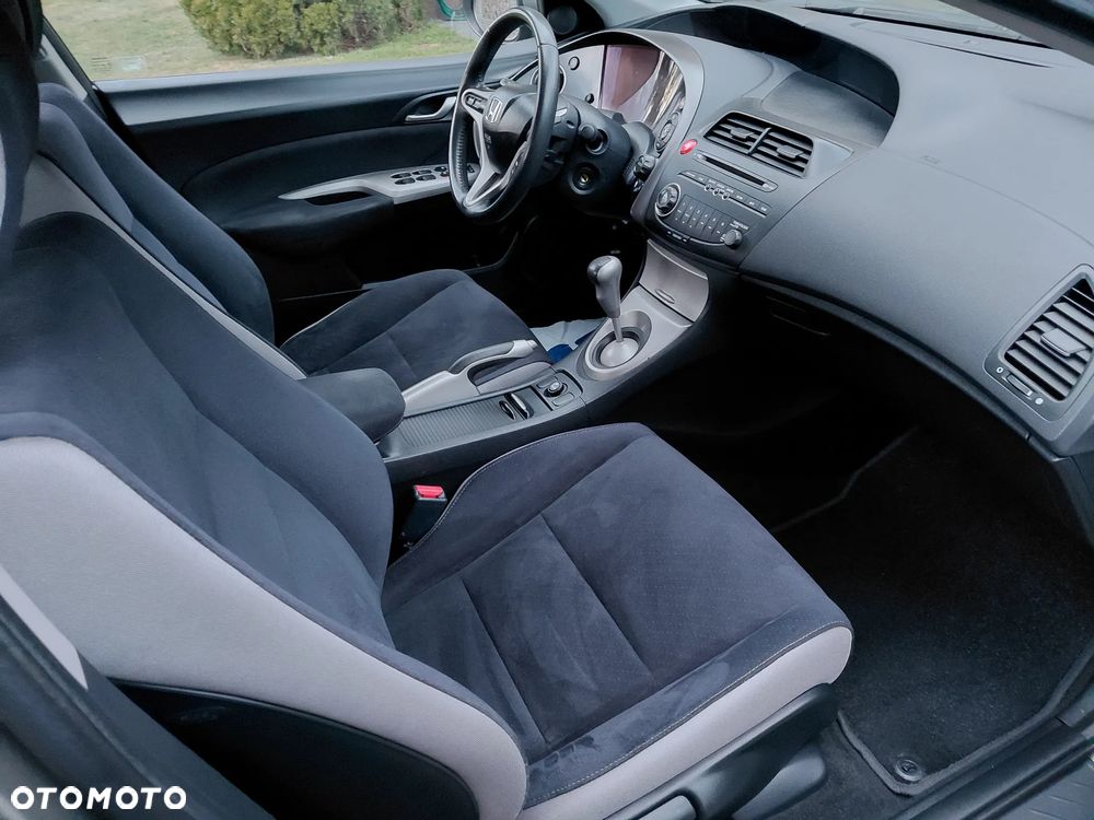 Honda Civic 1.8i-VTEC Sport - 11