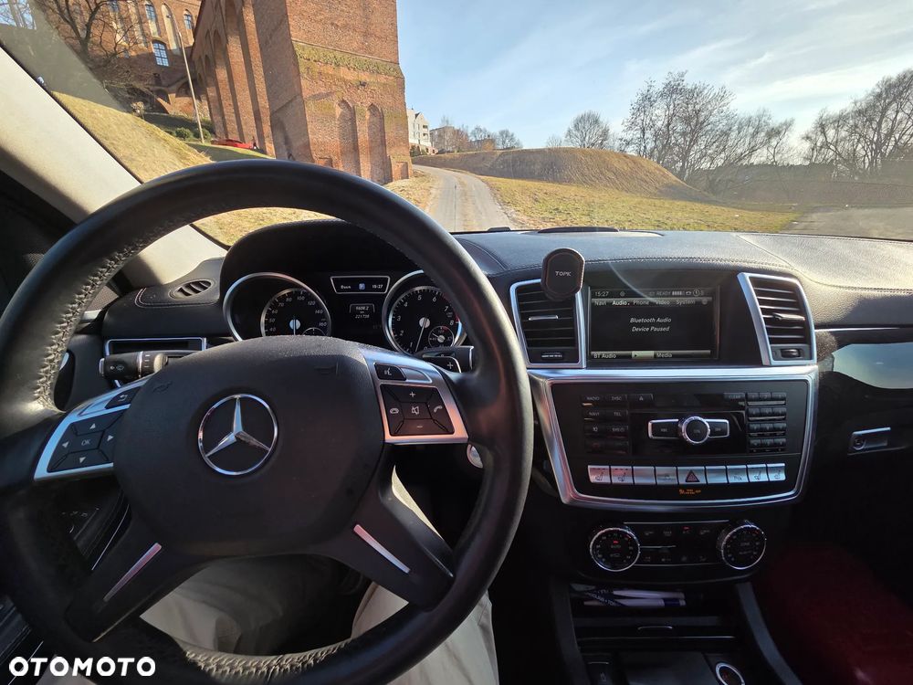 Mercedes-Benz GL - 12