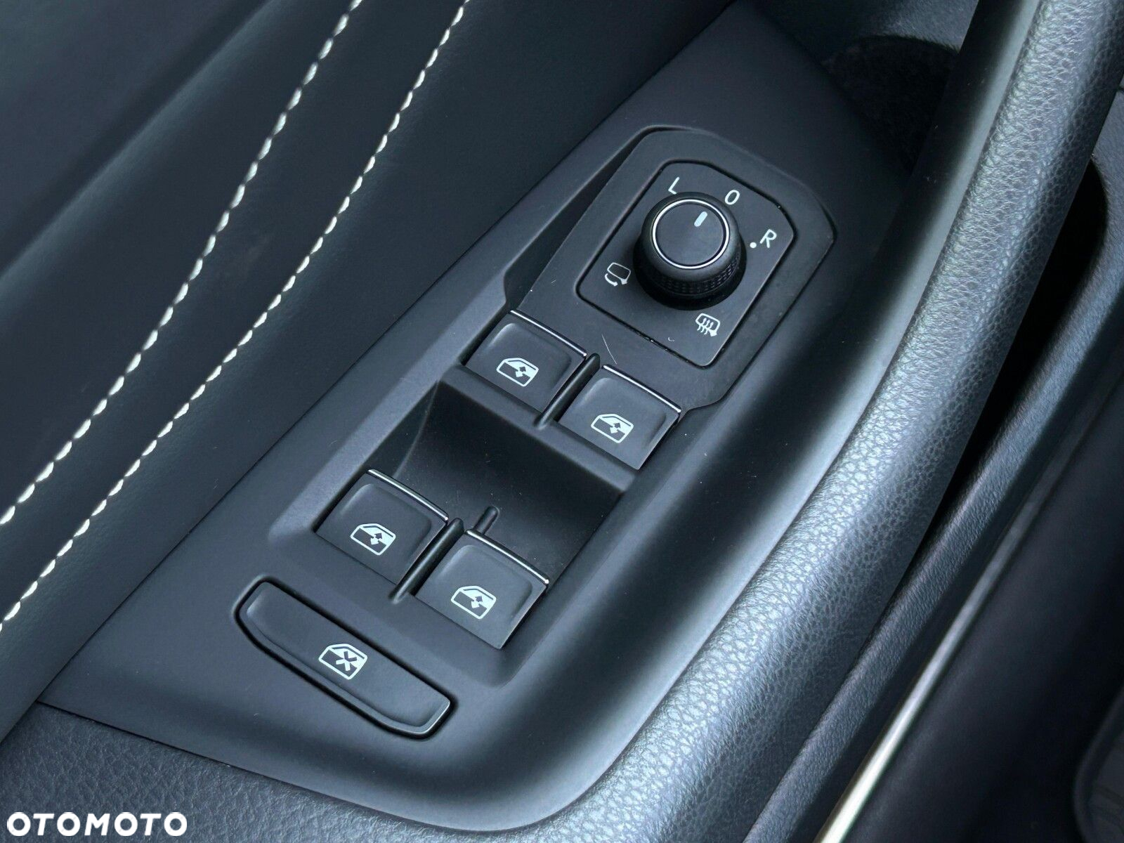 Volkswagen Passat 2.0 TDI EVO Elegance DSG - 20