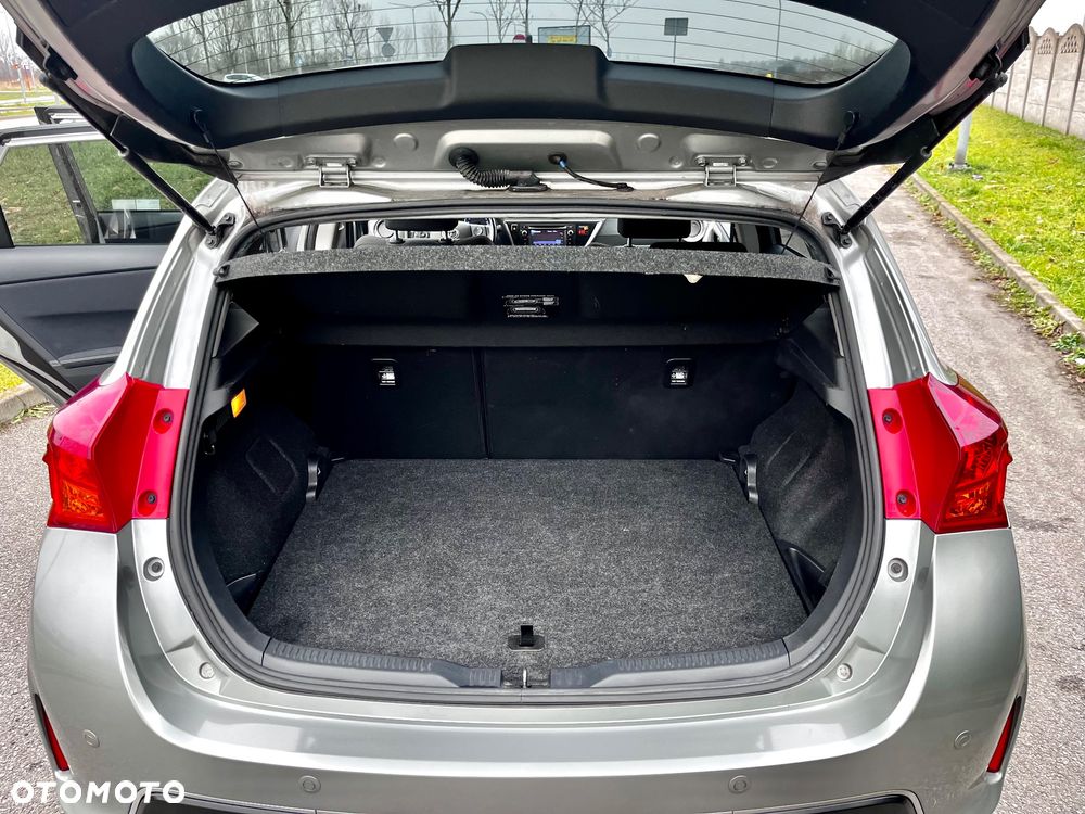 Toyota Auris 1.6 Premium Start - 23