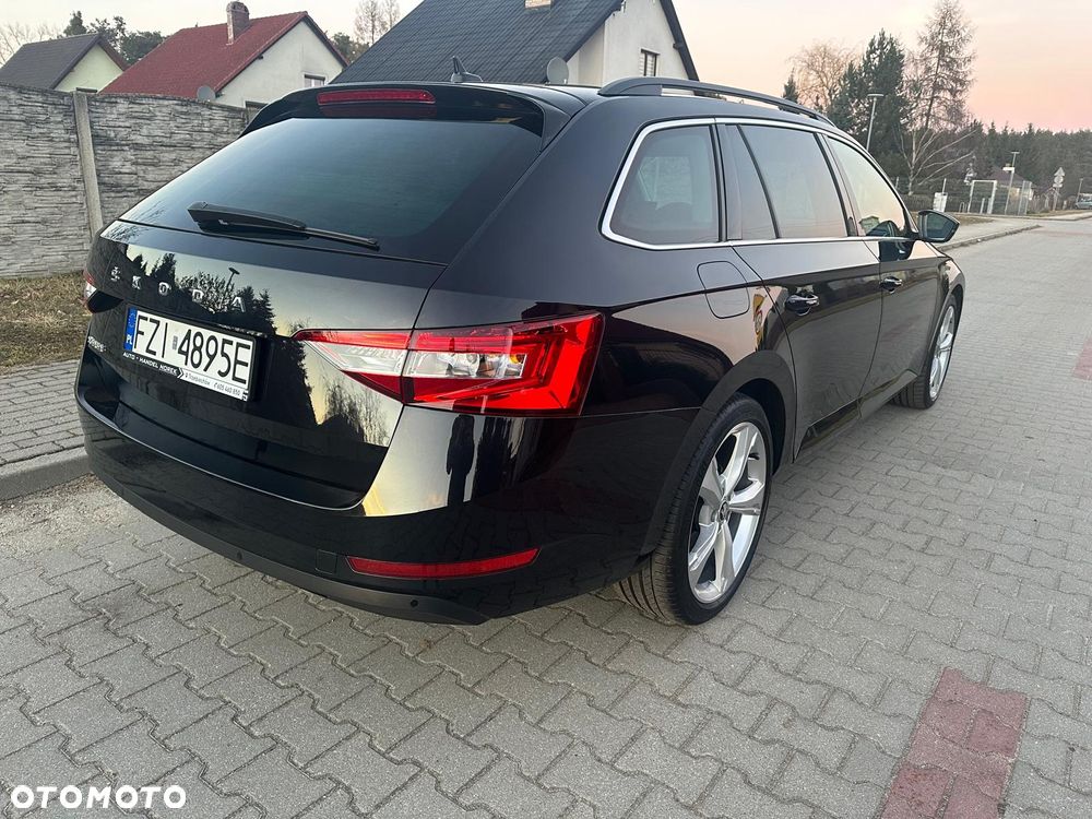 Skoda Superb 2.0 TDI Style DSG7 - 8