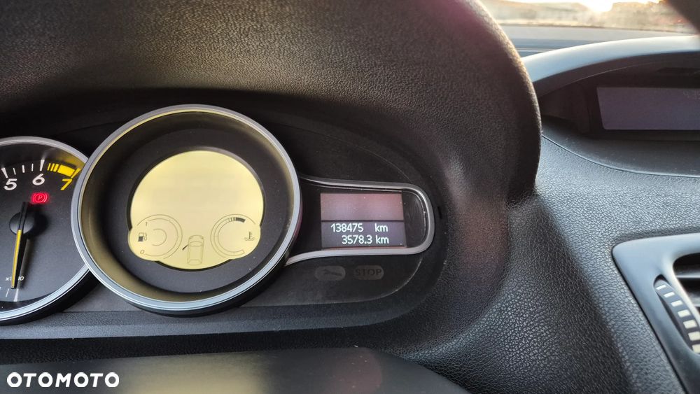Renault Megane - 40