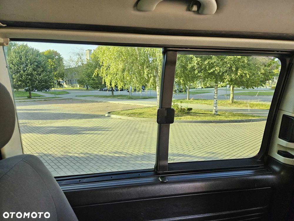 Volkswagen Caravelle - 27