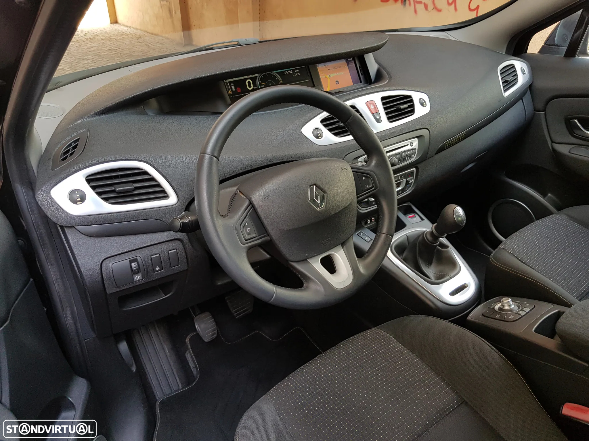 Renault Scénic 1.5 dCi Dynamique S - 12