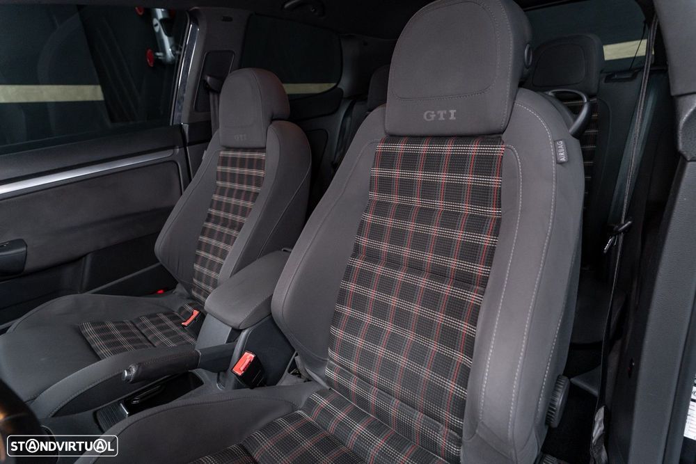 VW Golf 2.0 GTi DSG - 19