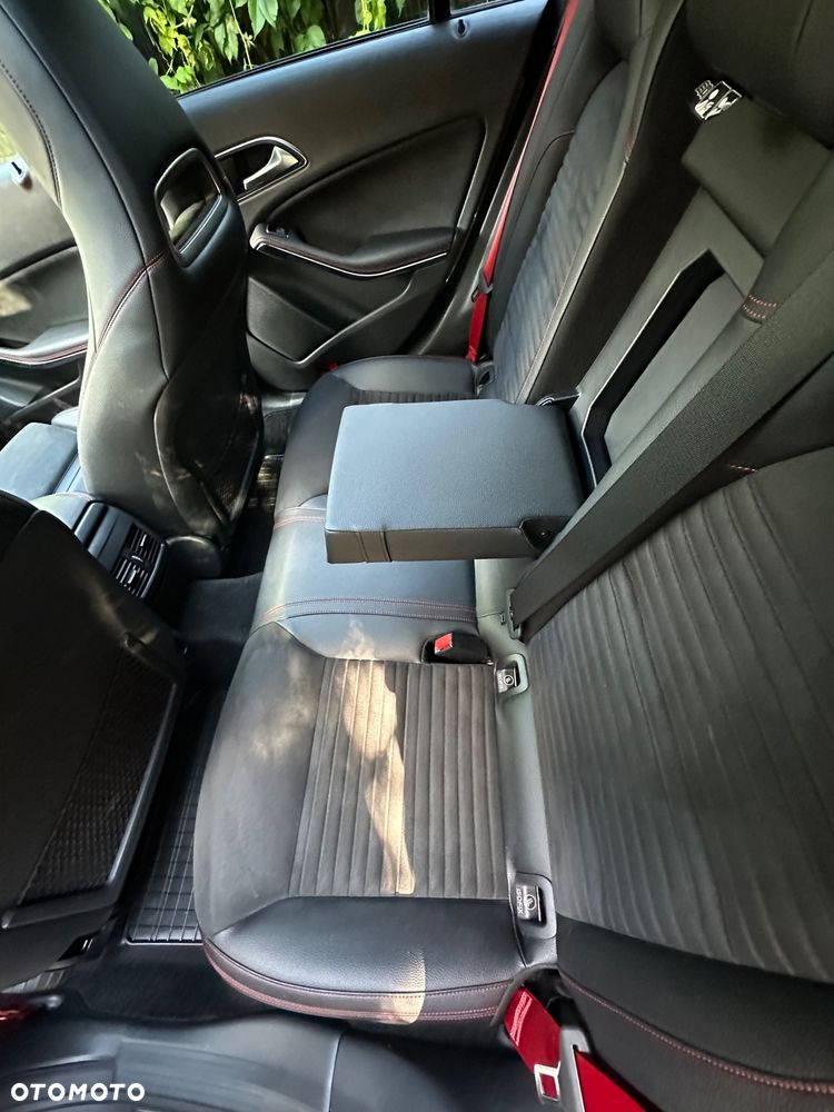 Mercedes-Benz CLA 250 4-Matic Sport - 10