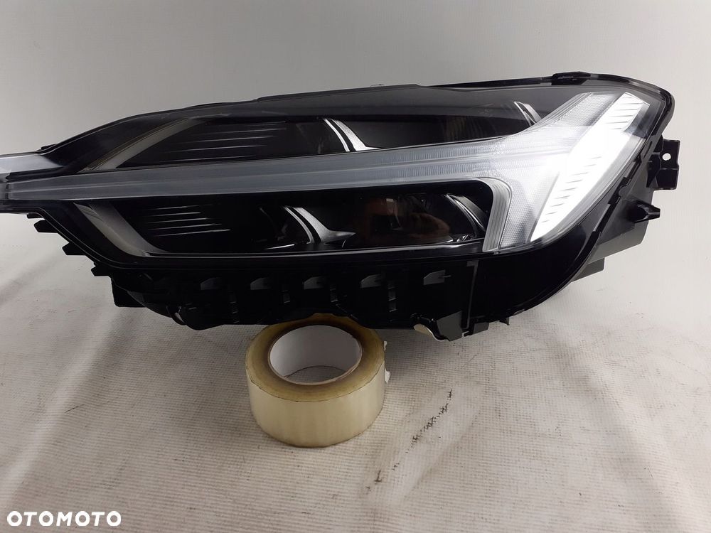 Volvo XC60 II lampa lewa FULL LED 17-22r.31655229