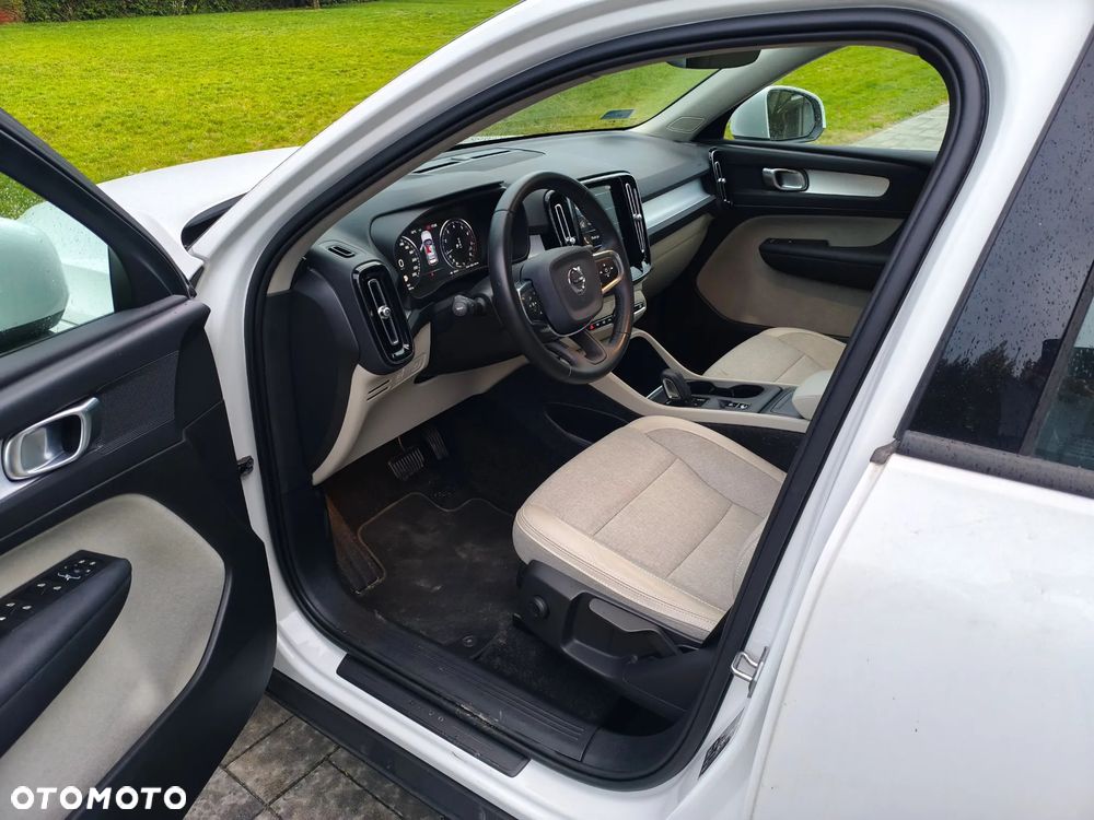 Volvo XC 40 T4 AWD Momentum Pro - 14