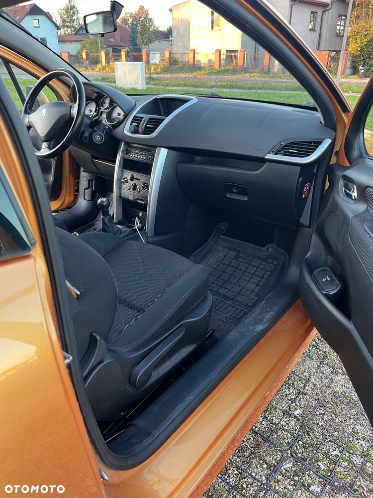 Peugeot 207 1.4 16V Presence - 13