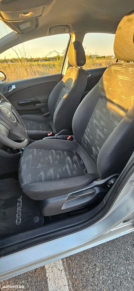 Opel Corsa 1.2i Enjoy - 12
