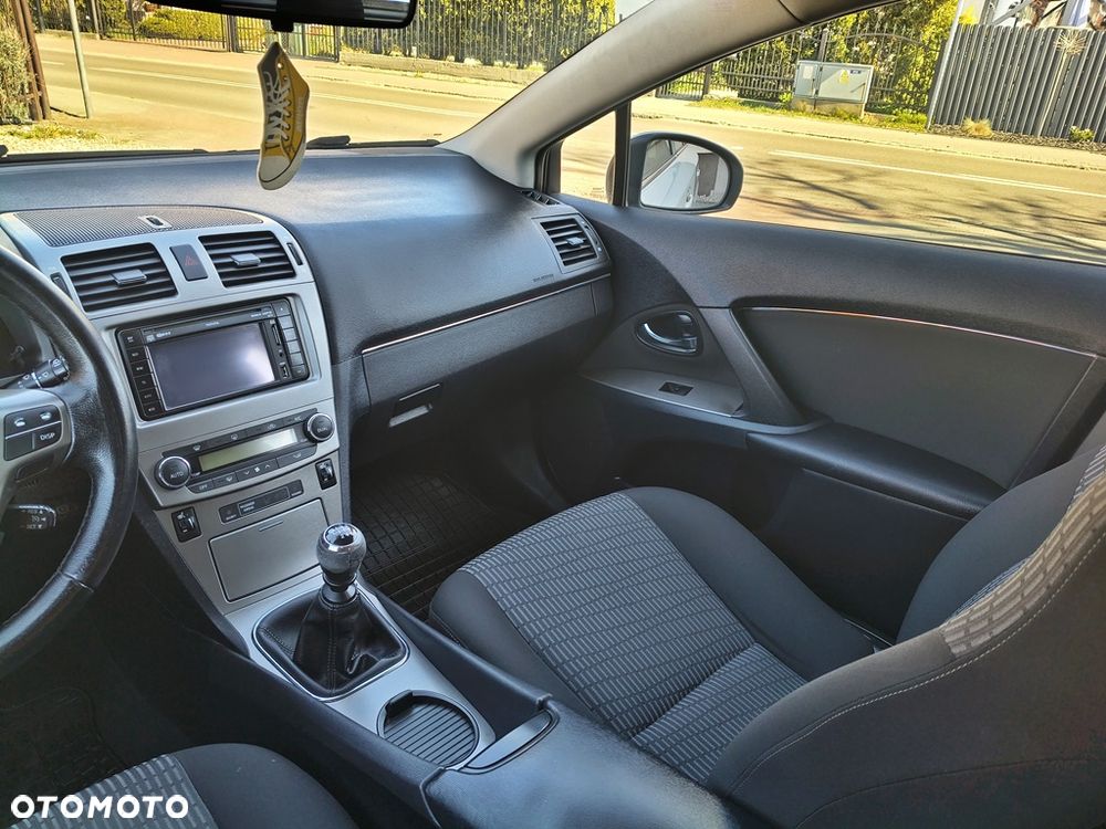 Toyota Avensis Touring Sports 1.8 Executive - 8