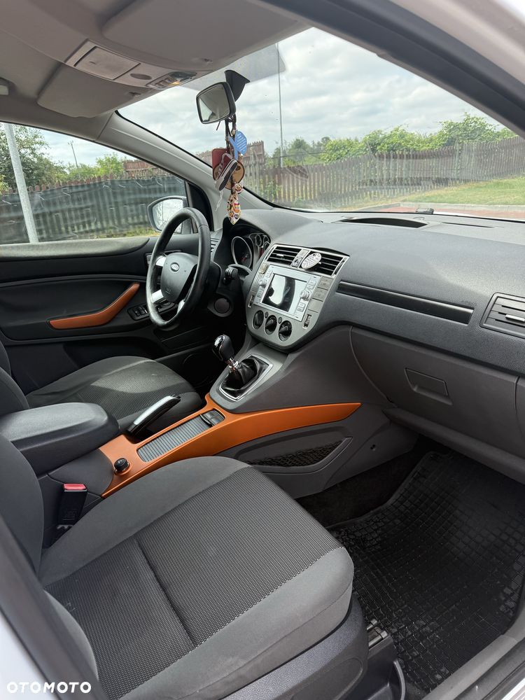 Ford Kuga - 4