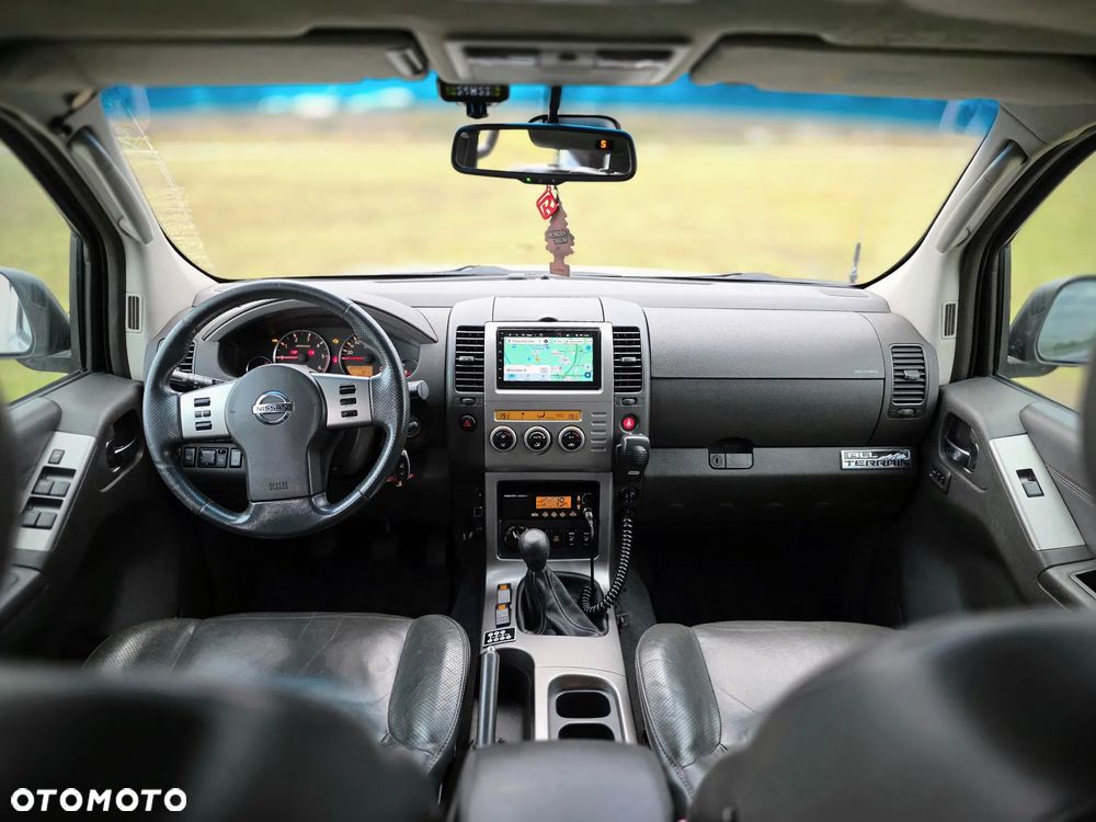 Nissan Pathfinder - 23