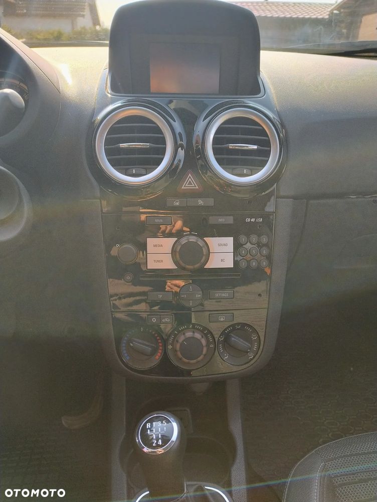 Opel Corsa - 8