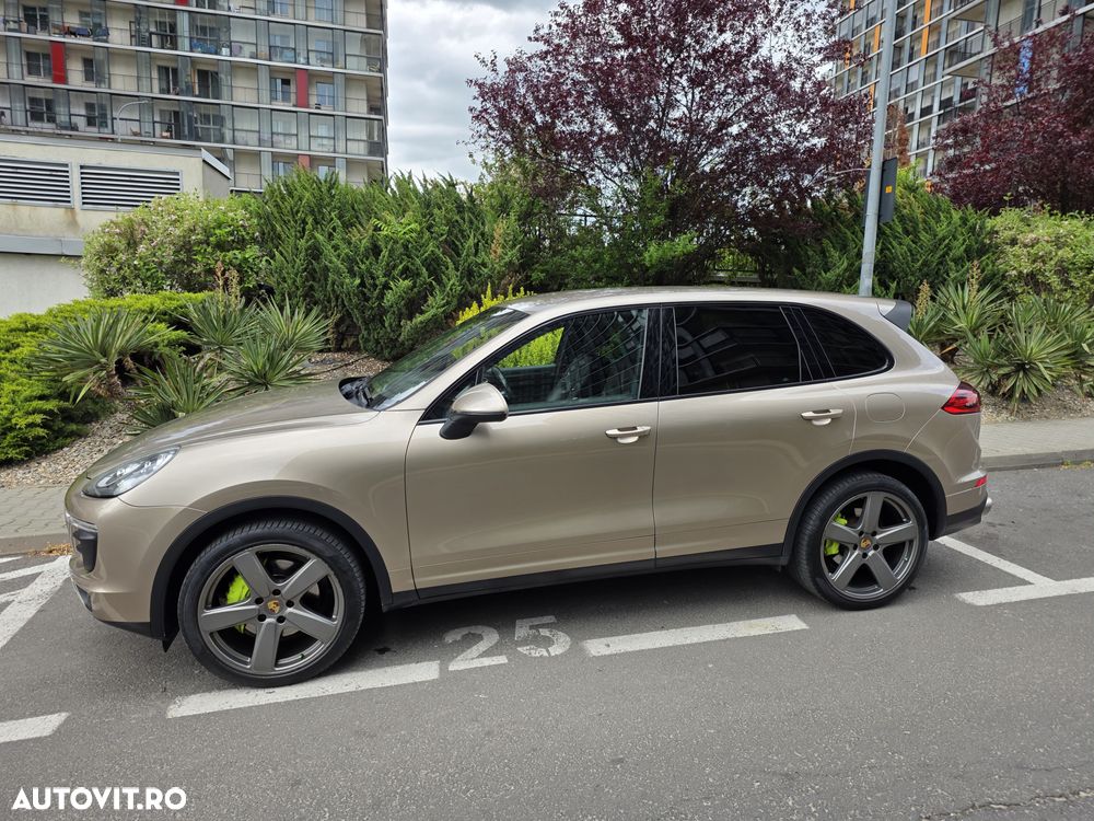 Porsche Cayenne - 2