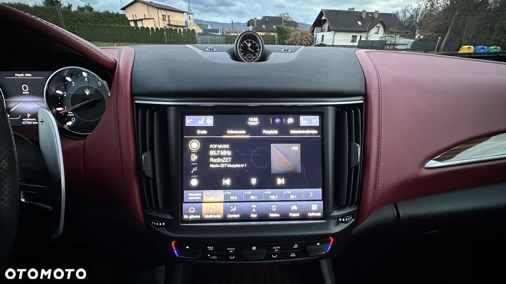 Maserati Levante Q4 Executive - 38