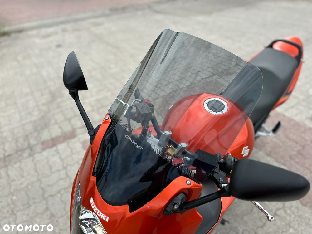 Suzuki GSX - 20