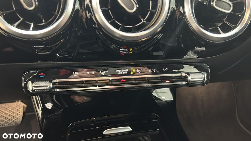 Mercedes-Benz Klasa A 200 7G-DCT - 23