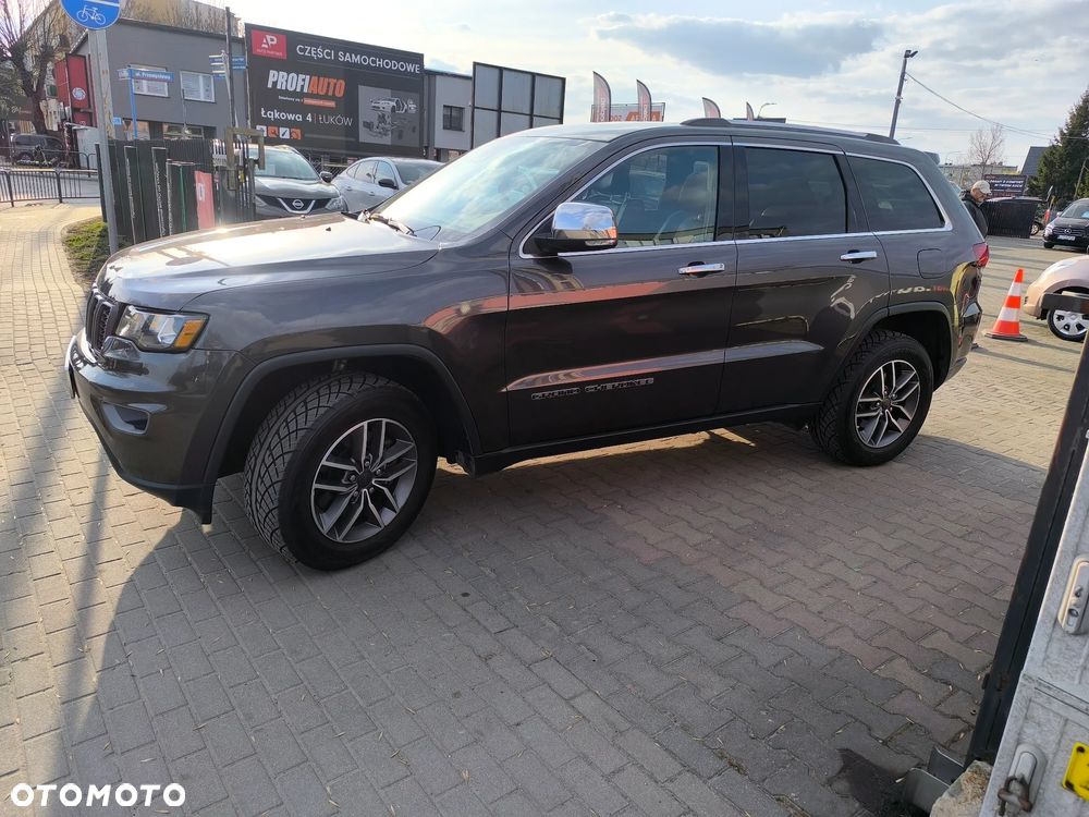 Jeep Grand Cherokee - 37