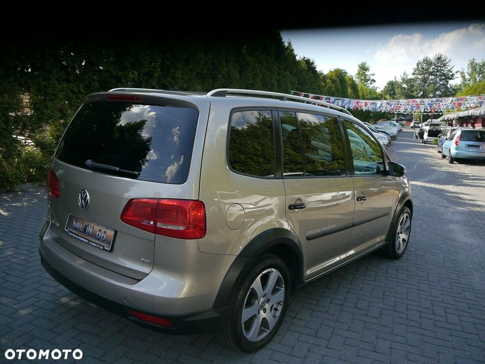 Volkswagen Touran - 5
