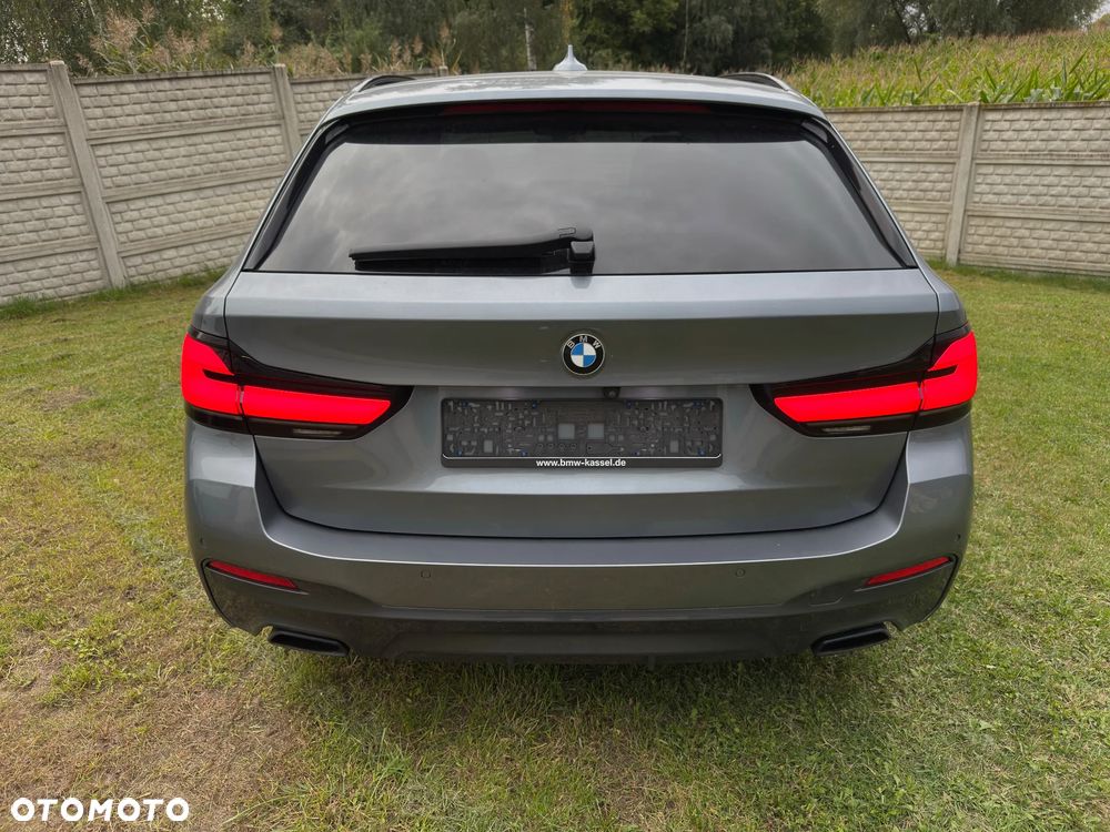 BMW Seria 5 540d xDrive Touring M Sport Edition - 12