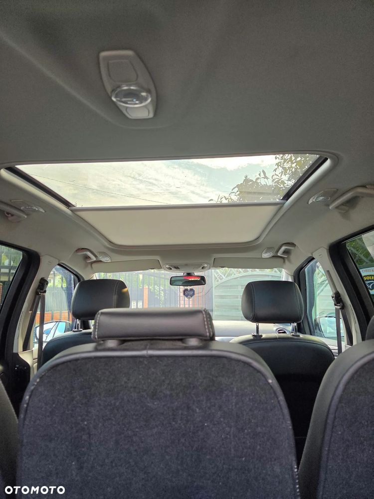 Ford S-Max - 17