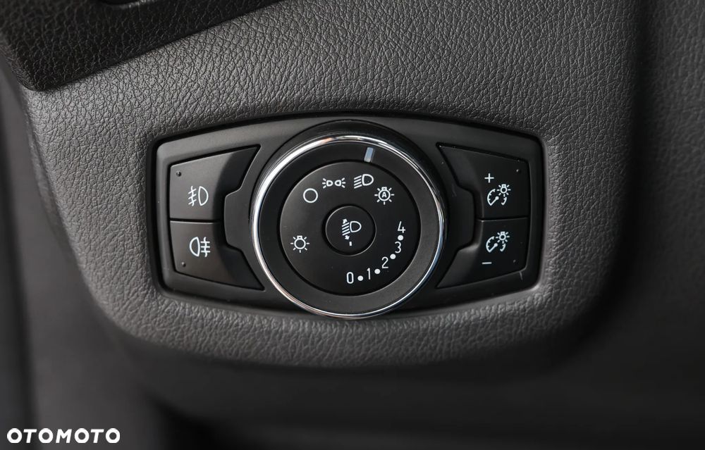 Ford Tourneo Connect - 23