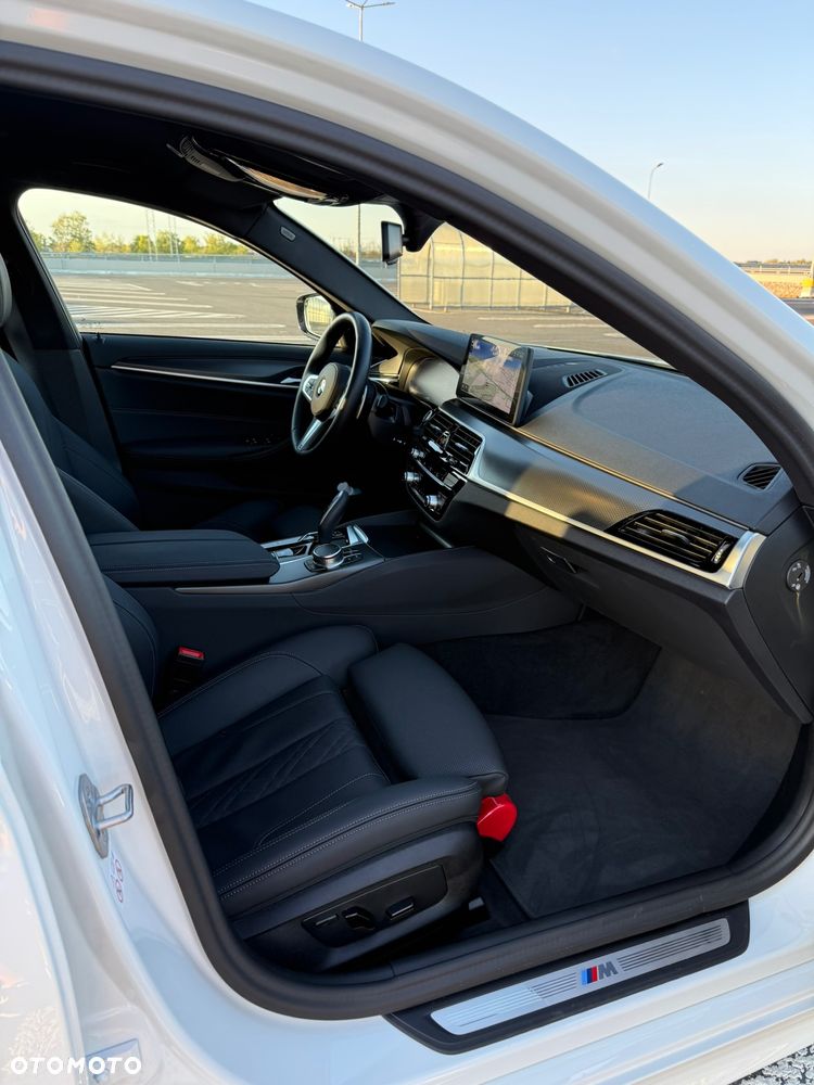 BMW Seria 5 540i xDrive mHEV M Sport sport - 12