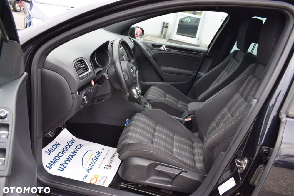 Volkswagen Golf - 16