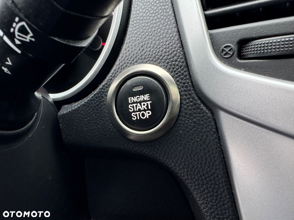 Kia Venga 1.4 CVVT UEFA EURO 2016 - 28