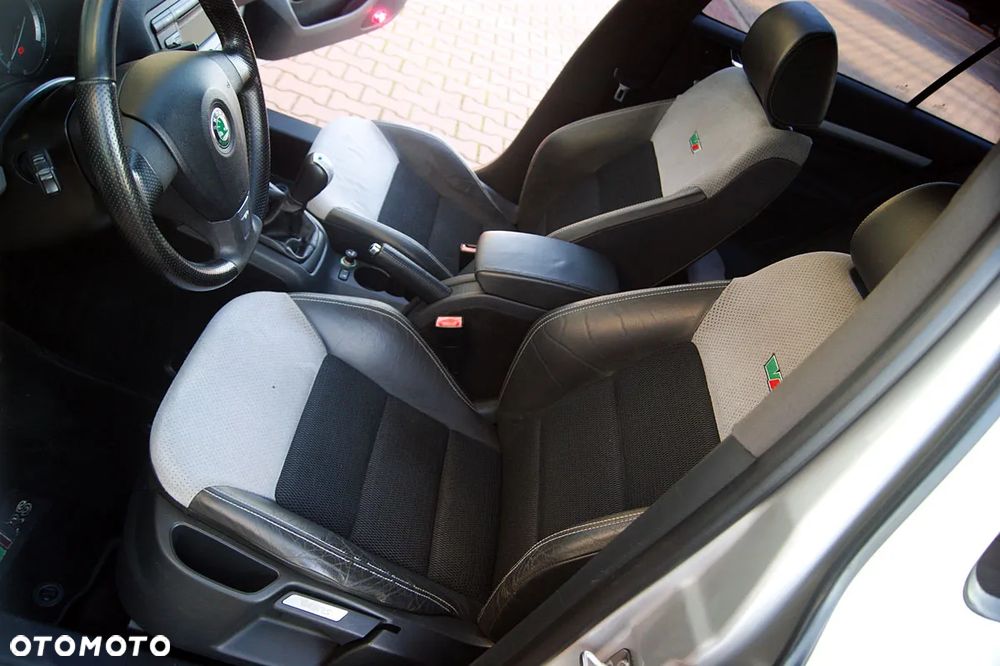 Skoda Octavia 2.0 TFSI RS - 28