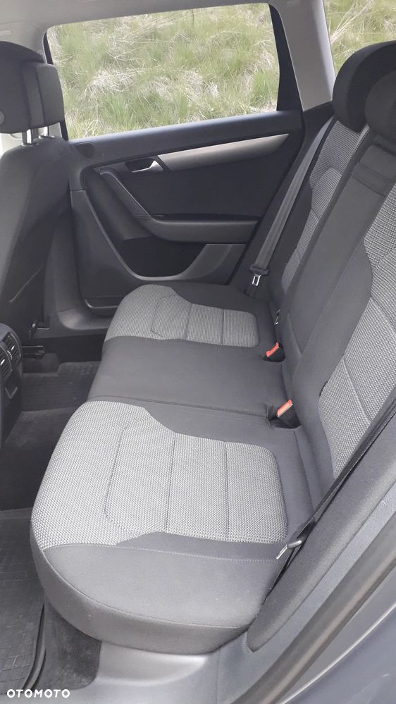 Volkswagen Passat 2.0 TDI DSG BlueMotion Technology Comfortline - 18