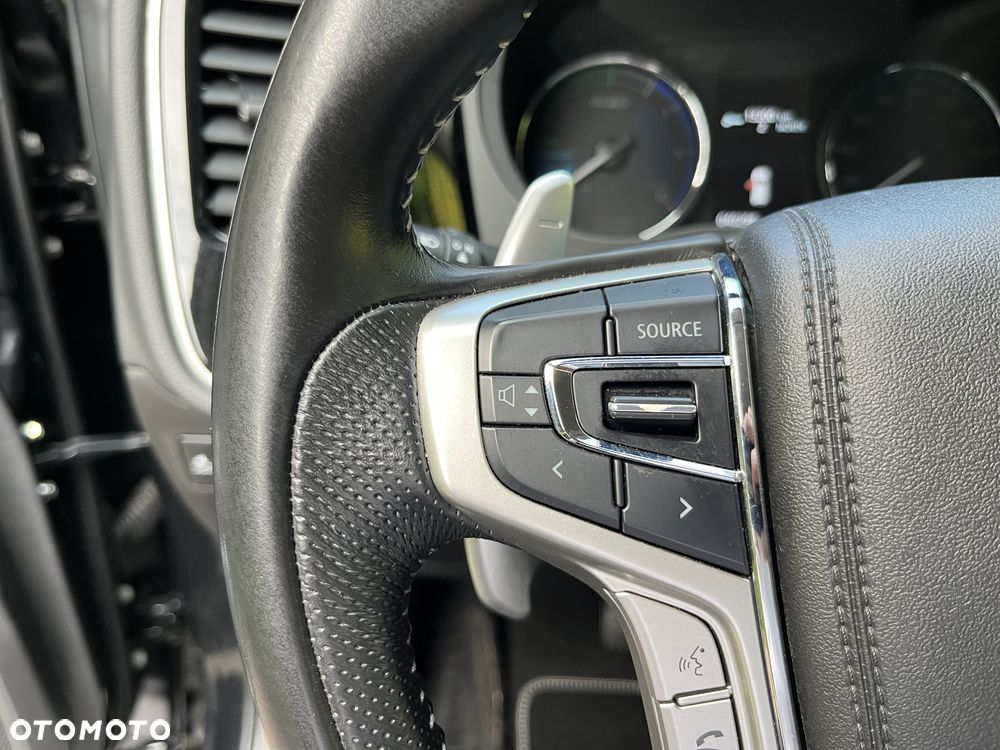 Mitsubishi Outlander Instyle NAVI + - 19