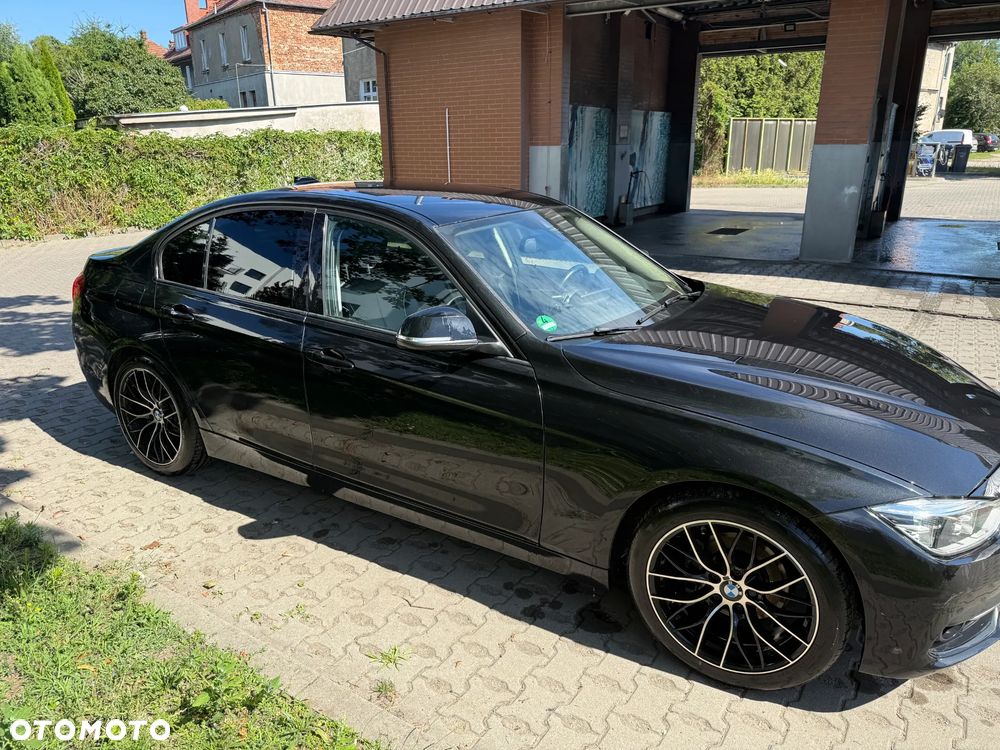 BMW Seria 3 320d Efficient Dynamics - 12