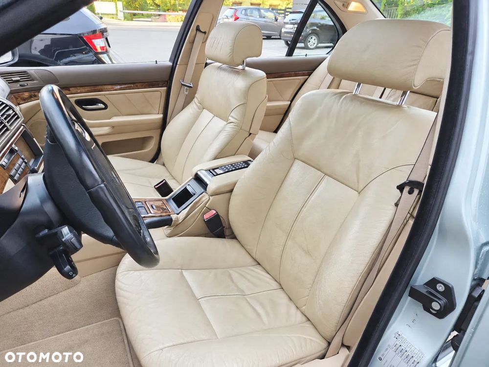BMW Seria 5 - 33