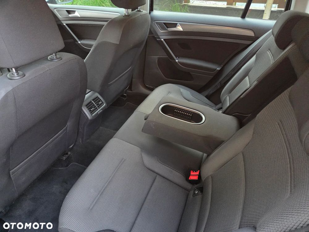 Volkswagen Golf Variant - 24