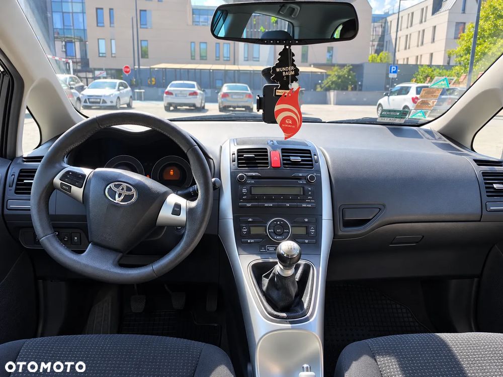 Toyota Auris 1.6 Premium - 8
