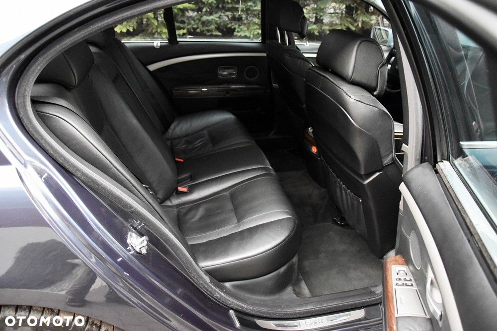 BMW Seria 7 740i - 10