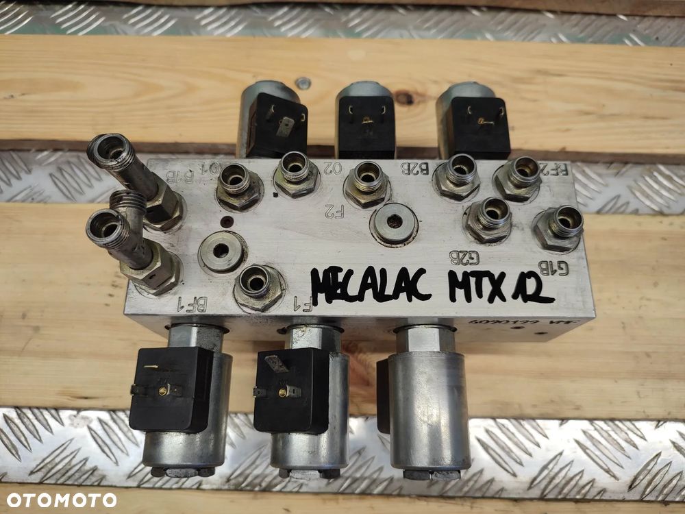Blok hydrauliczny Mecalac MTX 12 (6090199 VMF) - 2