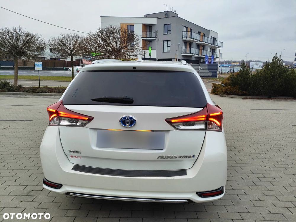 Toyota Auris Hybrid 135 Prestige - 12