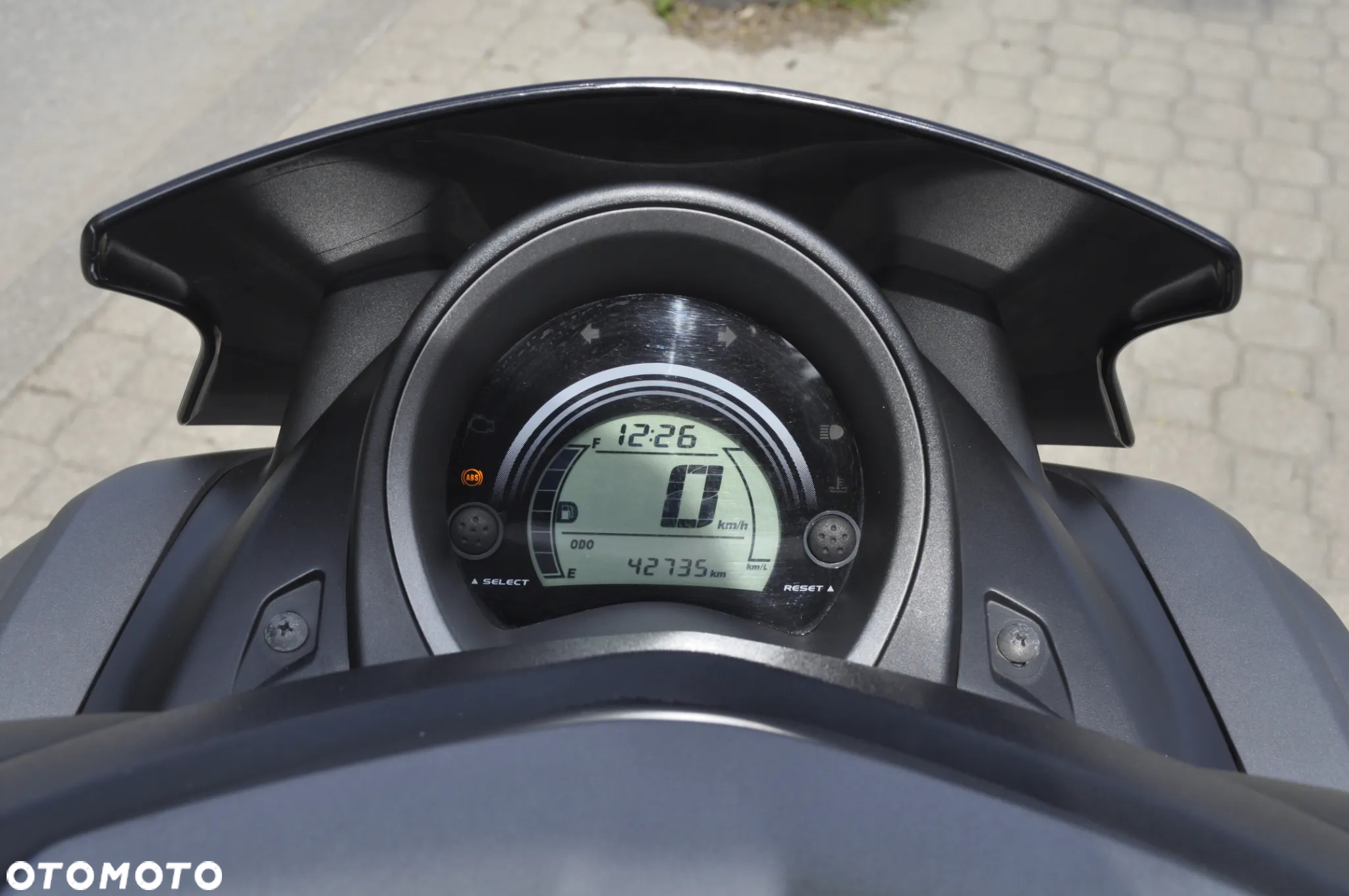 Yamaha NMAX - 10