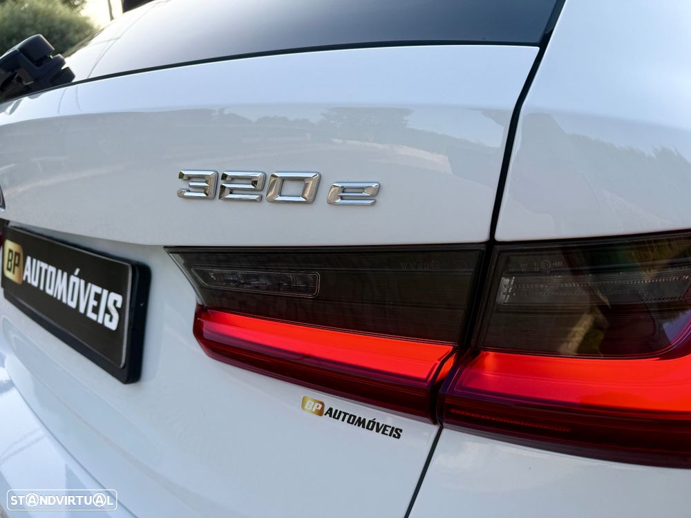 BMW 320 e Pack M Auto - 12