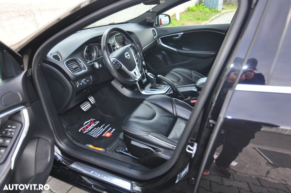 Volvo V40 D3 Geartronic RDesign - 6
