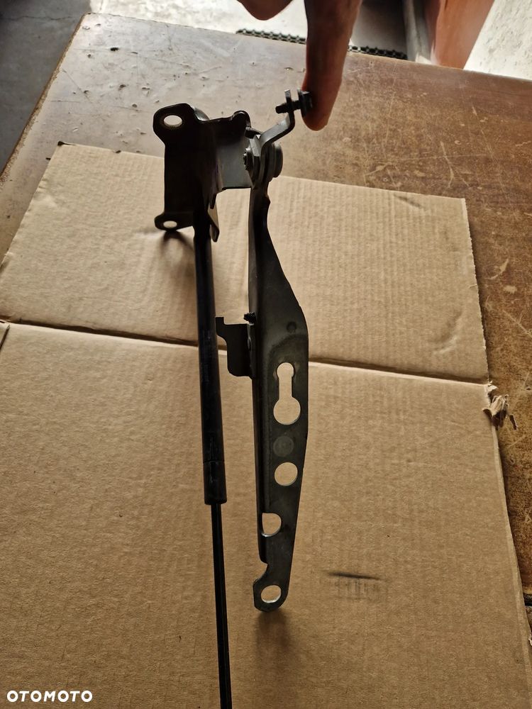 ZAWIAS MASKI PRAWY VOLVO XC90 2003r 2012r KOMPLETNY - 11