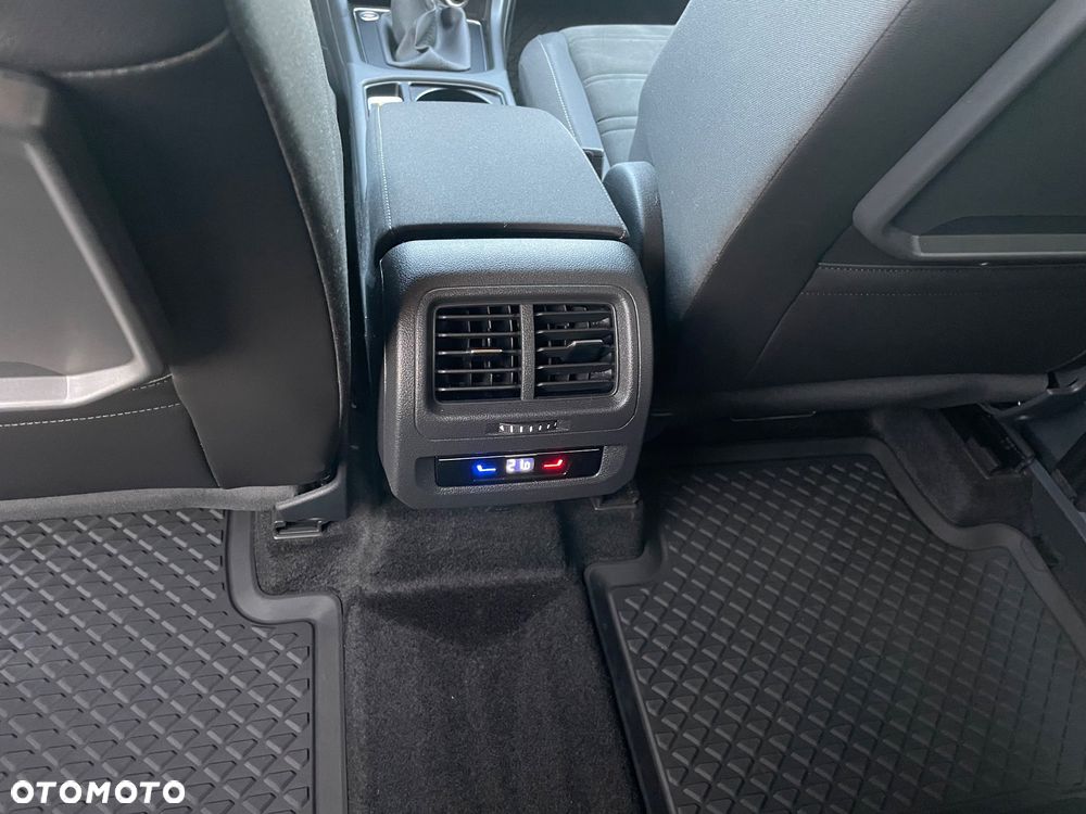 Volkswagen Touran 2.0 TDI BMT SCR Comfortline Plus - 23