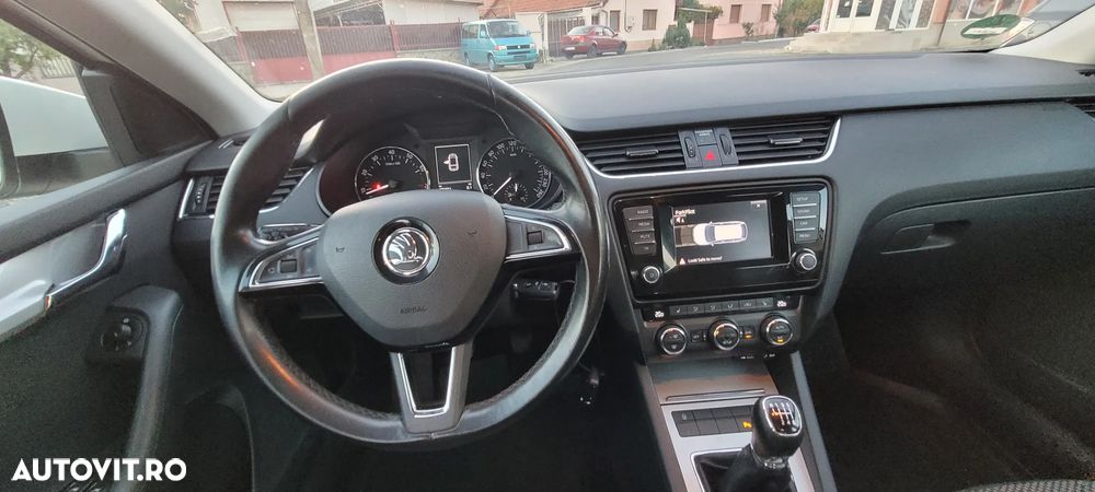 Skoda Octavia 1.4 TSI AMBITION - 17