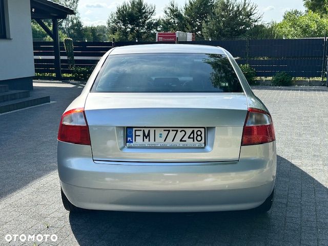 Audi A4 Limousine - 5