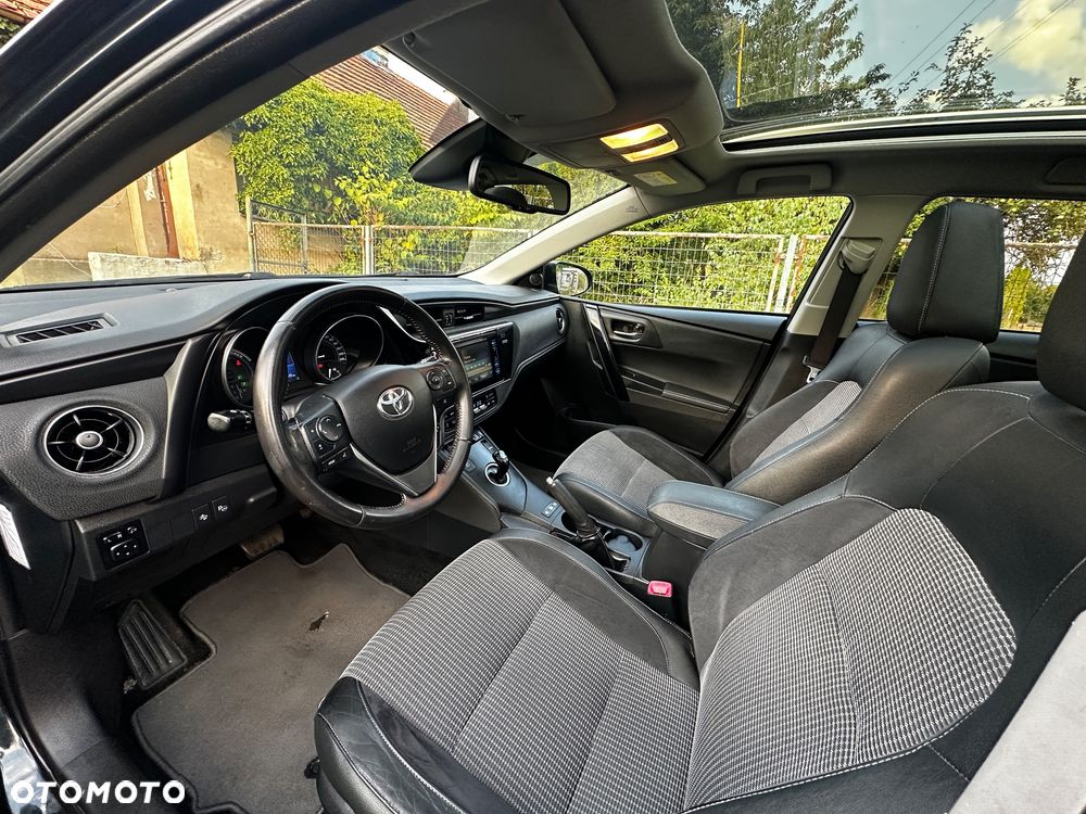 Toyota Auris - 16