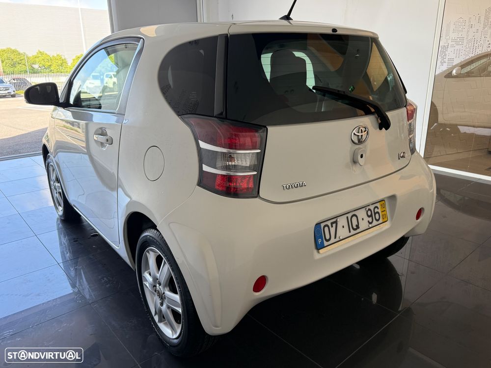 Toyota iQ 1.0 VVT-i - 5